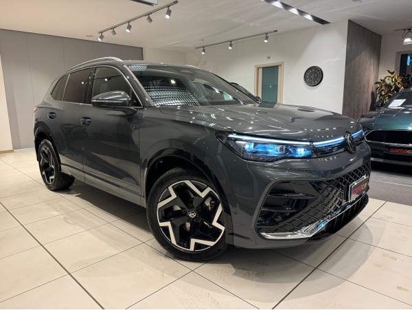 VOLKSWAGEN TIGUAN R-LINE...
