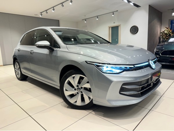 VOLKSWAGEN GOLF 8.5 STYLE