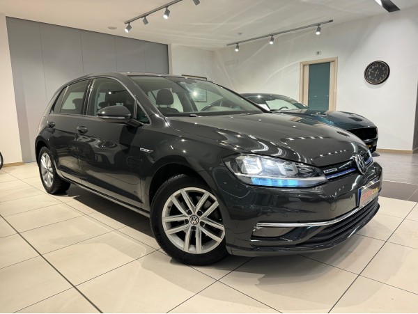 VOLKSWAGEN GOLF EXECUTIVE