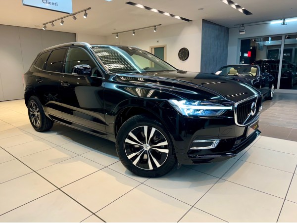 VOLVO XC60 MOMENTUM AWD