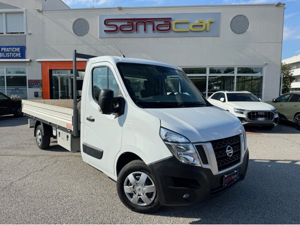 NISSAN NV 400