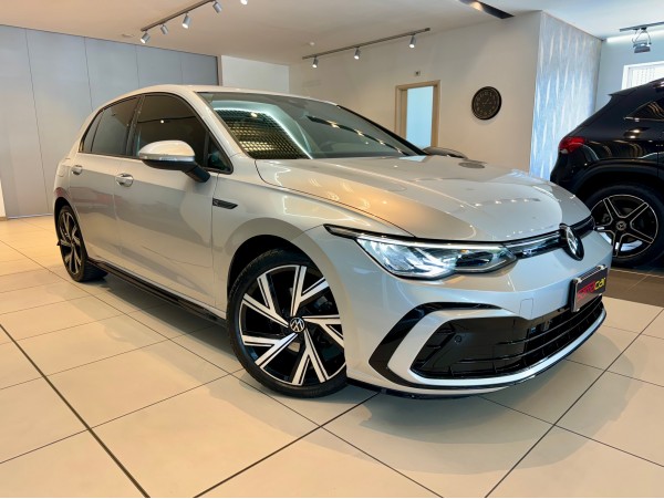 VOLKSWAGEN GOLF 8 R-LINE